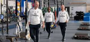 Zidane y su cuerpo t&eacute;cnico ya trabajan en la ciudad deportiva