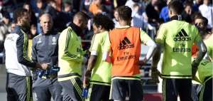 La "magia" de Zidane llena de "ilusi&oacute;n" a la hinchada del Real Madrid