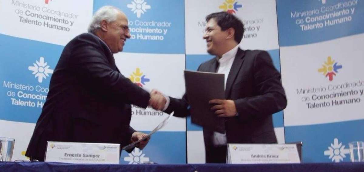 Los representantes de Talento Humano y Unasur firmaron una carta de compromiso.