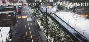 Acumulaci&oacute;n del granizo en varios puntos de Rumi&ntilde;ahui.