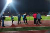 El encuentro entre Nacional y Deportivo Cuenca se jugaba en estadio La Cocha de Latacunga.