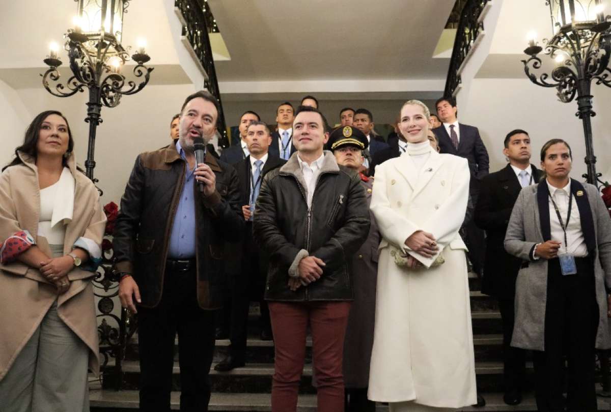 El presidente Daniel Noboa y el alcalde Pabel Muñoz compartieron en la Serenata Quiteña, por estas Fiestas de Quito.
