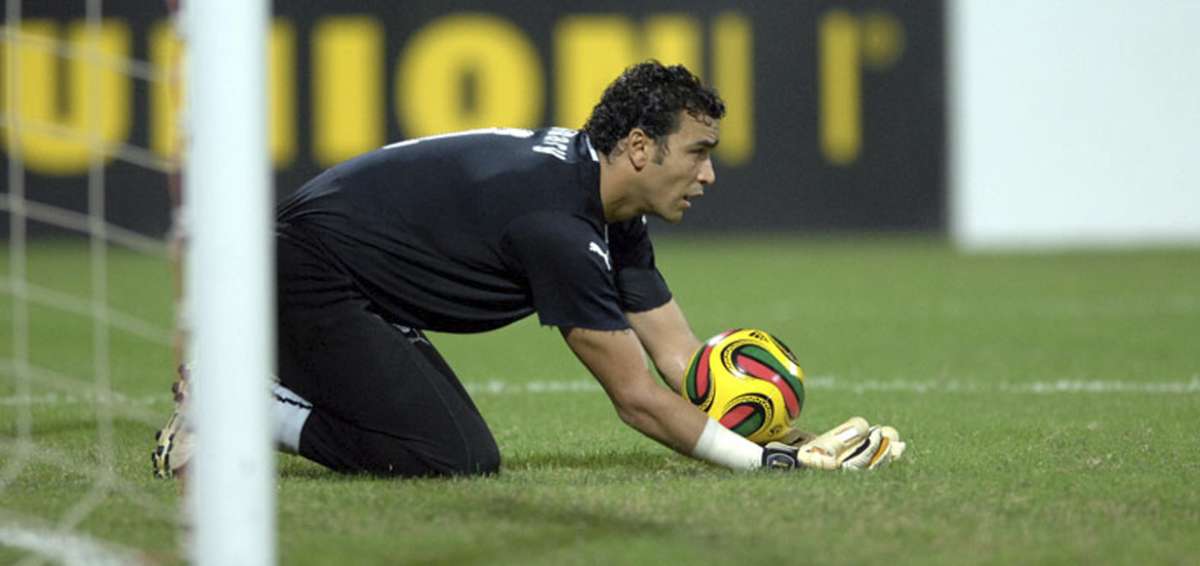 Con 44 a&ntilde;os, egipcio El Hadary es el m&aacute;s veterano en jugar la Copa Africana