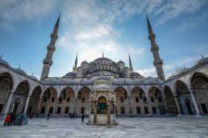 La Gran Mezquita , ubicada en Estambul, la ciudad m&aacute;s grande de Turqu&iacute;a. Foto internet
