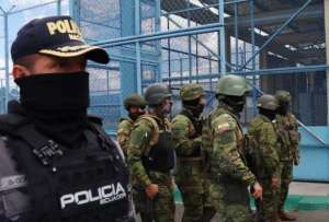 La firma del decreto N. 229, autoriza a polic&iacute;as y militares controlar las hidroel&eacute;ctricas del pa&iacute;s ante la emergencia en este sector. 