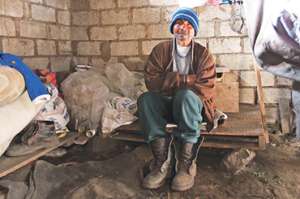 El abandono es una de las formas m&aacute;s comunes de maltrato de las personas adultas mayores. La  mayor&iacute;a de ancianos es relegada al &aacute;mbito del hogar. Esta realidad provoca cuadros de depresi&oacute;n. Foto: Cortes&iacute;a