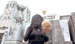 El grupo de Teatro Quito Eterno se esfuerza en mantener con sus representaciones en la memoria de la ciudad algunos personajes de las leyendas. Foto: &Aacute;lvaro P&eacute;rez / El Tel&eacute;grafo
