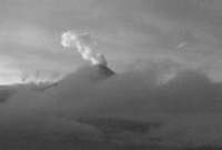Volcán Cotopaxi genera nube de gas y ceniza