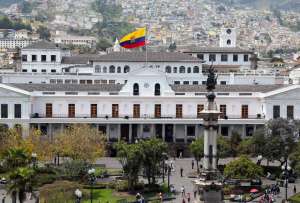 El secretario General de la Administración Pública, Arturo Félix Wong, presentó la denuncia ante la Fiscalía.