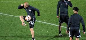 La plantilla de River Plate abri&oacute; las puertas de sus entrenamientos el jueves por la noche y despu&eacute;s trabaj&oacute; a puerta cerrada.