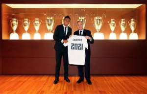 El brasile&ntilde;o Casemiro prolonga su contrato con el Real Madrid hasta 2021