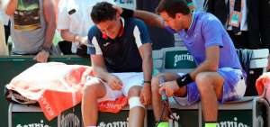Del Potro avanza y consuela a Almagro tras su retiro en Roland Garros