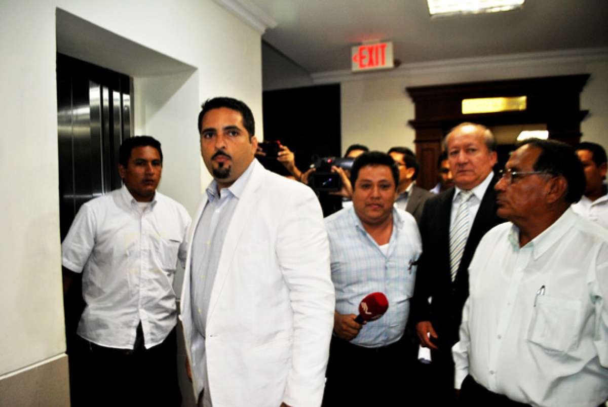 El denunciante fue supuestamente atacado con golpes y llaves de artes marciales por parte de Esteban Quirola, prefecto de El Oro. Foto: Fabricio Cruz / El Tel&eacute;grafo