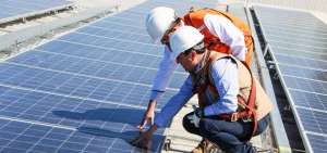 Foto referencial sobre proyectos de energ&iacute;a limpia en Chile.