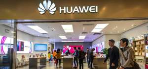 Medios de comunicaci&oacute;n chinos afirman que Huawei desarrolla su propio software desde 2012.