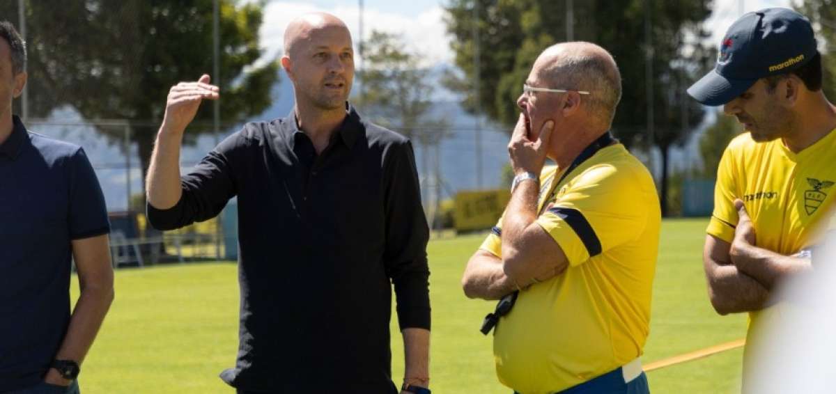 Cruyff habl&oacute; de su plan de trabajo con la selecci&oacute;n de Ecuador