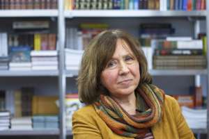 Alexievich, de 67 a&ntilde;os, estudi&oacute; periodismo en la Universidad de Minsk. Su padre fue parte del Ej&eacute;rcito sovi&eacute;tico. Foto: businesstimes.com.sg