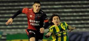 Christian Guanca (i) milit&oacute; en Col&oacute;n de Santa Fe hasta la temporada pasada.