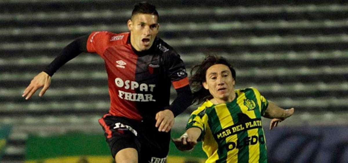 Christian Guanca (i) milit&oacute; en Col&oacute;n de Santa Fe hasta la temporada pasada.