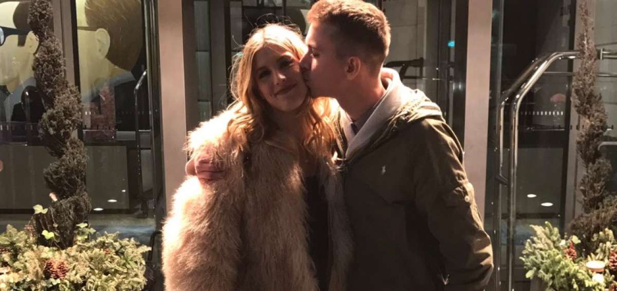 Eugenie Bouchard pag&oacute; su apuesta al salir con un fan&aacute;tico en Twitter
