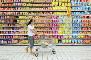 De mantenerse la demanda de consumo, los seres humanos necesitar&aacute;n al menos 3 planetas para abastecer a las poblaciones en 2050. Foto: AFP