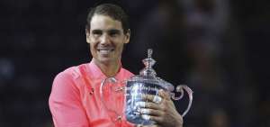 El espa&ntilde;ol con el trofeo del US Open.