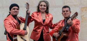 Desde la izquierda, Rafael Santiago (tercera voz, guitarra y bajo), Maritza Noboa (cantante y primera voz) y Rafael Heredia (segunda voz y requinto).  