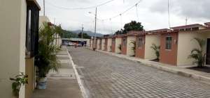 El programa &lsquo;Casa para todos&rsquo; entreg&oacute; en 11 villas sismoresistentes