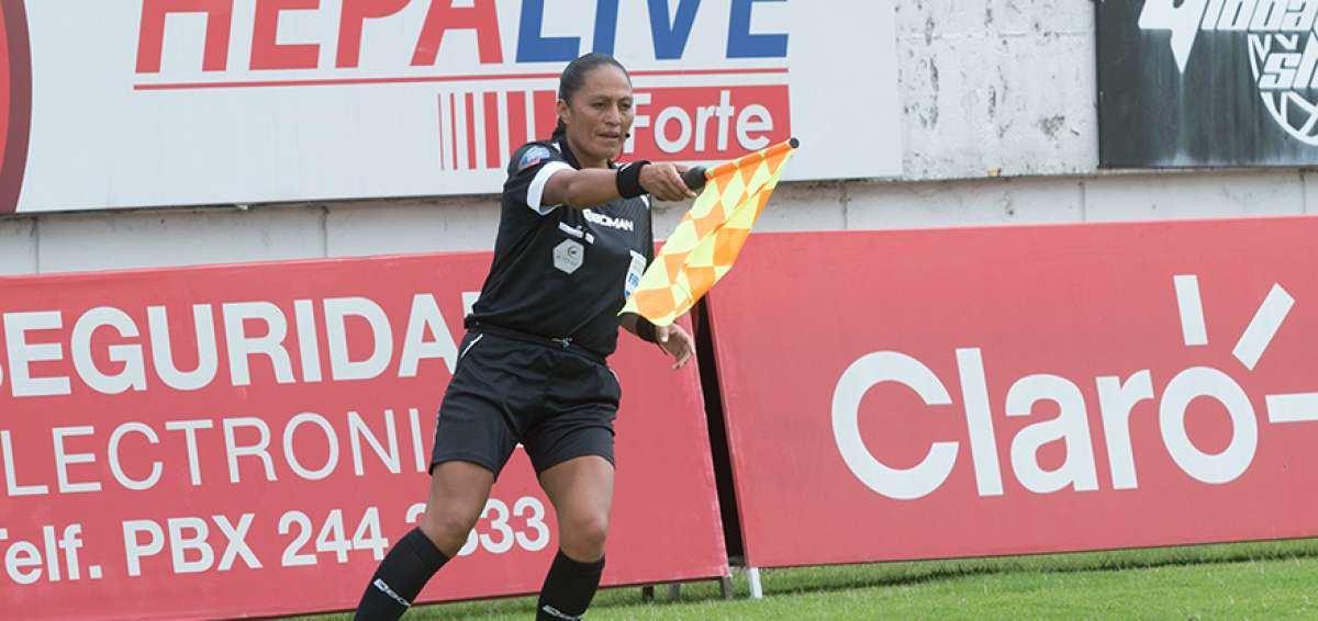 La jueza de l&iacute;nea ecuatoriana fue designada para el juego inaugural entre Francia y Corea.