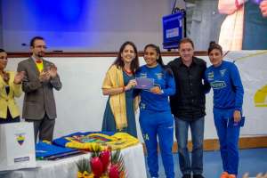 La ministra Catalina Ontaneda felicit&oacute; al equipo nacional y se mostr&oacute; confiada en la buena actuaci&oacute;n de Ecuador. Foto: Fernando Sandoval / El Tel&eacute;grafo