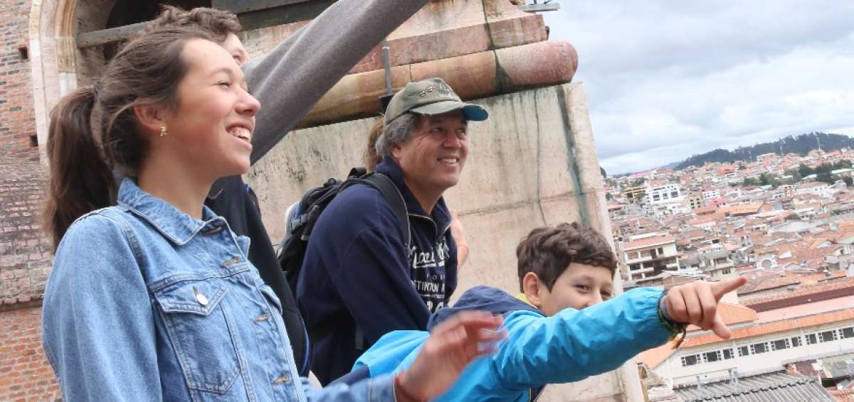 Desde el 2013 se permitieron las visitas a un mirador de la Catedral La Inmaculada. Las personas deben subir unos 150 escalones para divisar de cerca las c&uacute;pulas de la iglesia y admirar el paisaje.