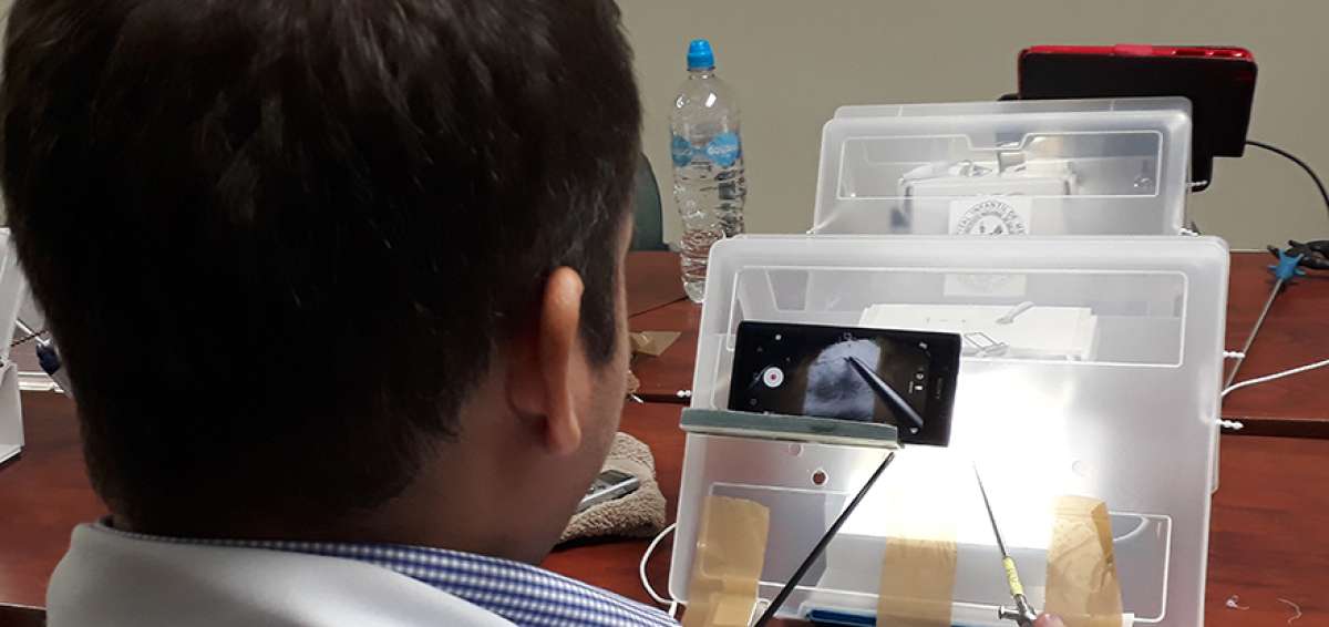 M&eacute;dicos inscritos en el Congreso practican t&eacute;cnicas de mexicanos para adquirir destrezas al momento de realizar cirug&iacute;as laparosc&oacute;picas en infantes.