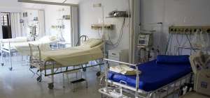 La Antigua Maternidad Enrique Sotomayor atiende a pacientes de coronavirus.