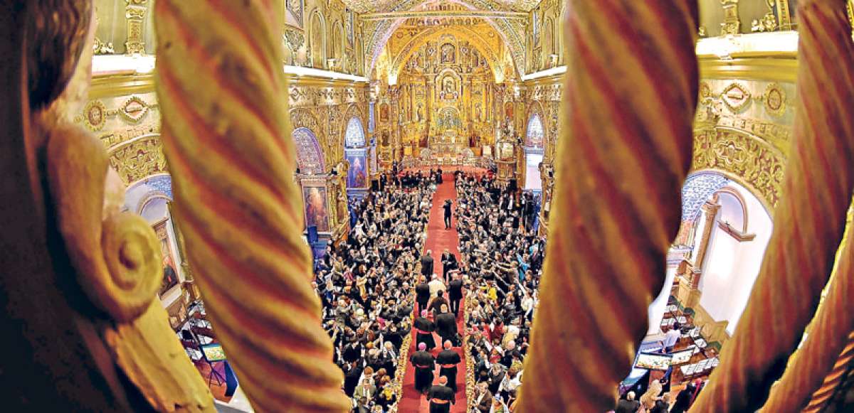 Empresarios, pol&iacute;ticos y dirigentes sociales fueron invitados por la Conferencia Episcopal para reunirse con el Papa en la Iglesia de San Francisco. Foto: Vincenzo Pinto/ AFP