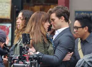 Una escena con los actores Jamie Dornan, quien interpreta a Christian Grey, y Dakota Johnson, en el rol de Anastasia Rose Steele. Foto: Internet