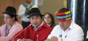 Lourdes Tib&aacute;n, Leonidas Iza y Jaime Vargas, dirigentes de la Conaie, acudieron a la Comisi&oacute;n de R&eacute;gimen Econ&oacute;mico de la Asamblea.