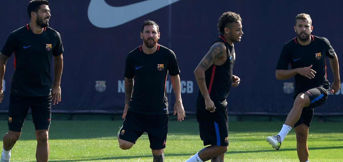 Neymar (segundo de derecha a izquierda) se entrena desde el mi&eacute;rcoles en Estados Unidos con el FC Barcelona. 