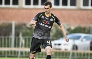 Muere el jugador del Lokeren que sufri&oacute; crisis card&iacute;aca en un partido