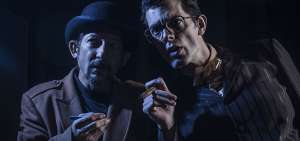 Fajardo hace de un profesor de artes esc&eacute;nicas que ense&ntilde;a a Kipps (Navia) a interpretar siete papeles distintos en esta obra de teatro dentro del teatro.