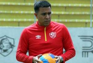 César Farías permanecerá con Aucas durante la temporada 2023. 