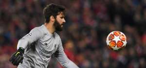 Alisson, el verdugo del FC Barcelona en Champions