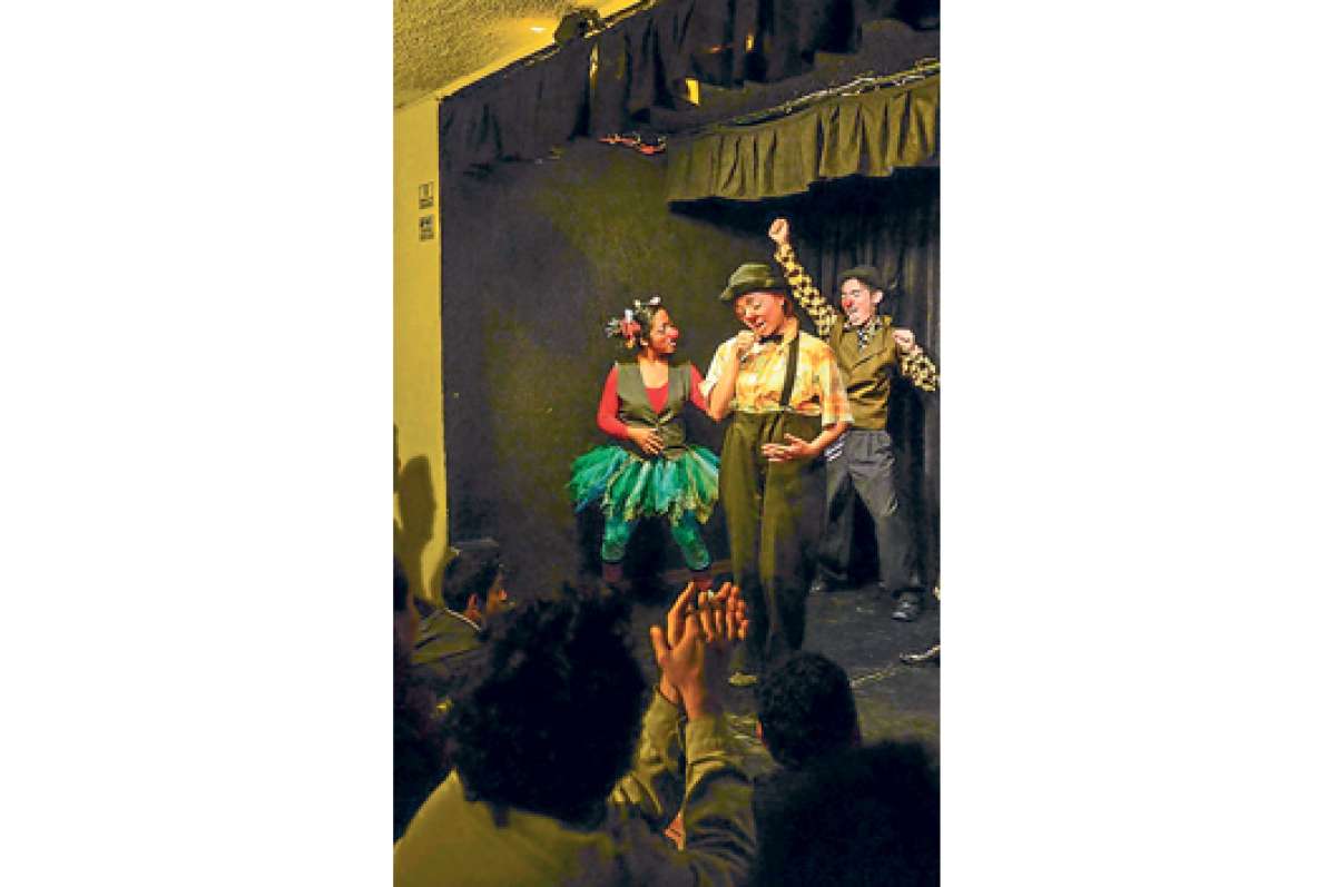 Fausto Espinosa es bailar&iacute;n independiente desde hace 15 a&ntilde;os. Ahora practica su oficio en el Centro de Arte Metropolitano. Foto: Miguel Jim&eacute;nez/ El Tel&eacute;grafo
