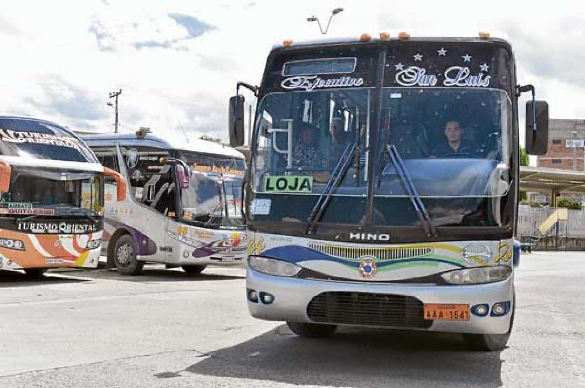 La autorizaci&oacute;n puede ser tramitada &uacute;nicamente para las unidades de transporte interprovincial. Foto: Jos&eacute; Luis Llivisaca / El Tel&eacute;grafo