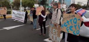 Los manifestantes dijeron que continuar&aacute;n con estas acciones hasta que la Alcald&iacute;a los escuche.