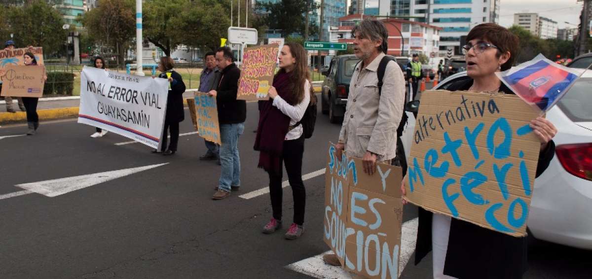 Los manifestantes dijeron que continuar&aacute;n con estas acciones hasta que la Alcald&iacute;a los escuche.