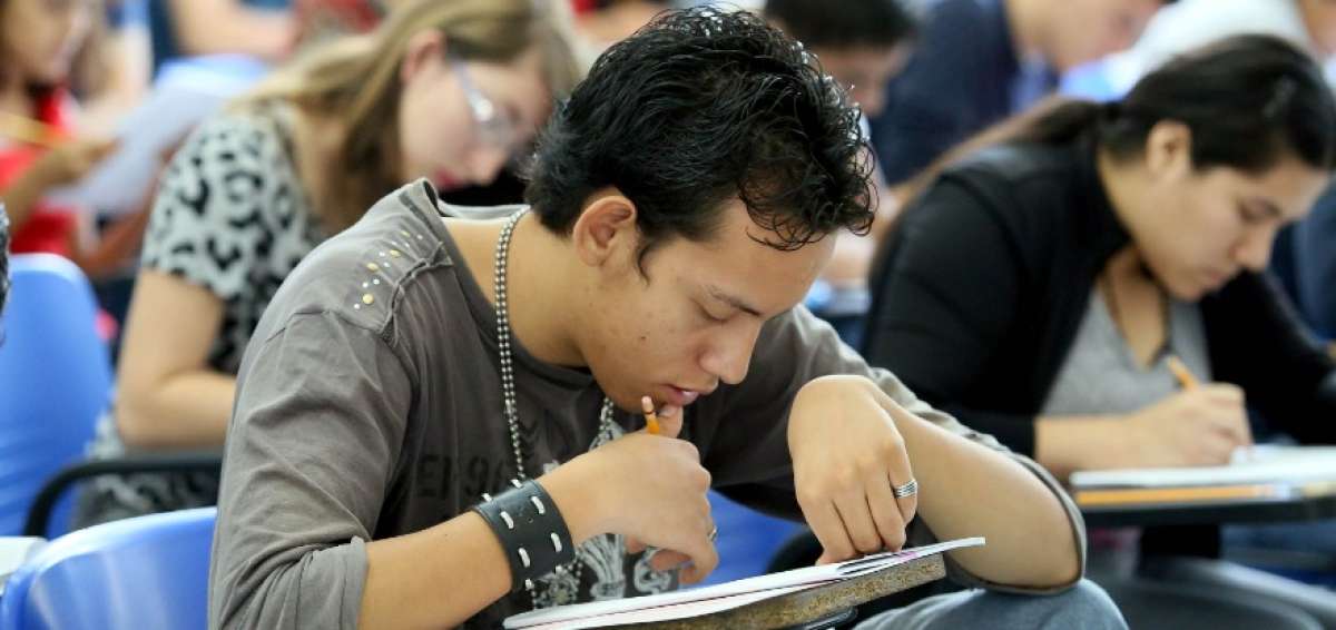 Ecuatorianos pueden acceder a Becas Nacionales para sus estudios de tercer nivel