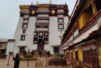 El Palacio de Potala tiene templos en donde vivió el Dalai Lama. 