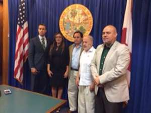 La ministra Ledy Zu&ntilde;iga y el embajador Francisco Borja fueron recibidos en  la Gobernaci&oacute;n de Florida (EE.UU) para analizar el caso de Nelson Serrano. Foto: Tomada del Twitter del Ministerio deJusticia