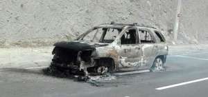 El veh&iacute;culo que reclaman los propietarios a los polic&iacute;as tras el accidente, fue incendiado durante el enfrentamiento que dej&oacute; un ciudadano muerto.
