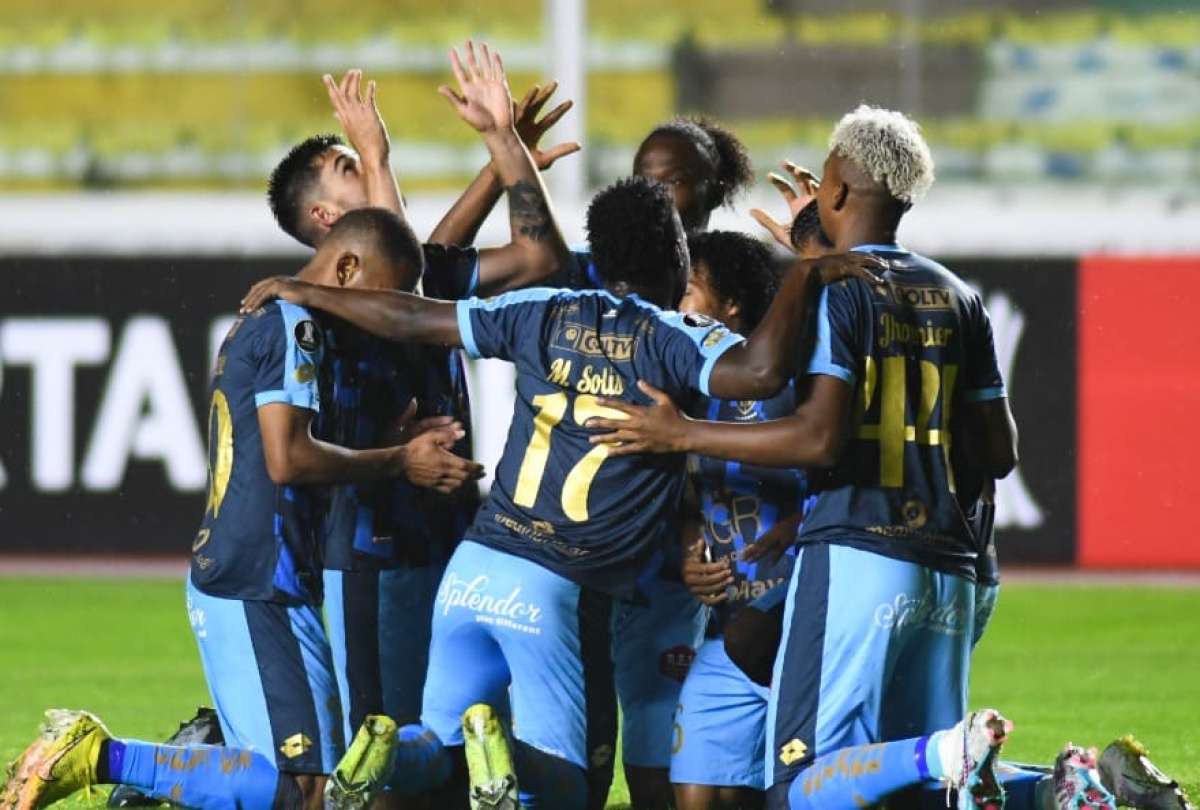 El Nacional goleó en su regreso a la Copa Libertadores. 
